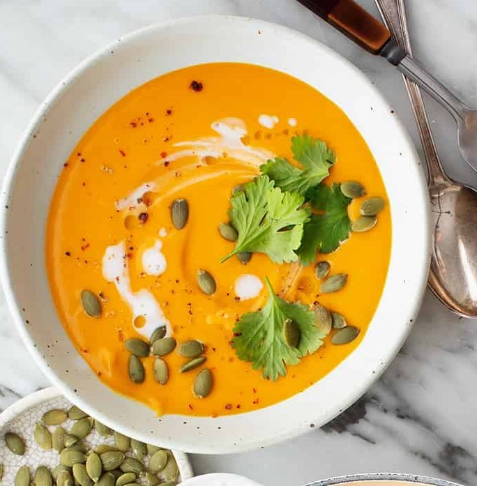 Vegan bataadisupp kookospiimaga
